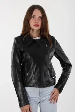 Safır Kısa Siyah Kadın Hakiki Deri Ceket
