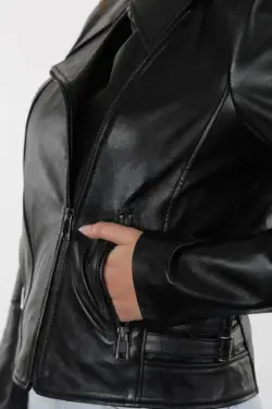 Safır Kısa Siyah Kadın Hakiki Deri Ceket