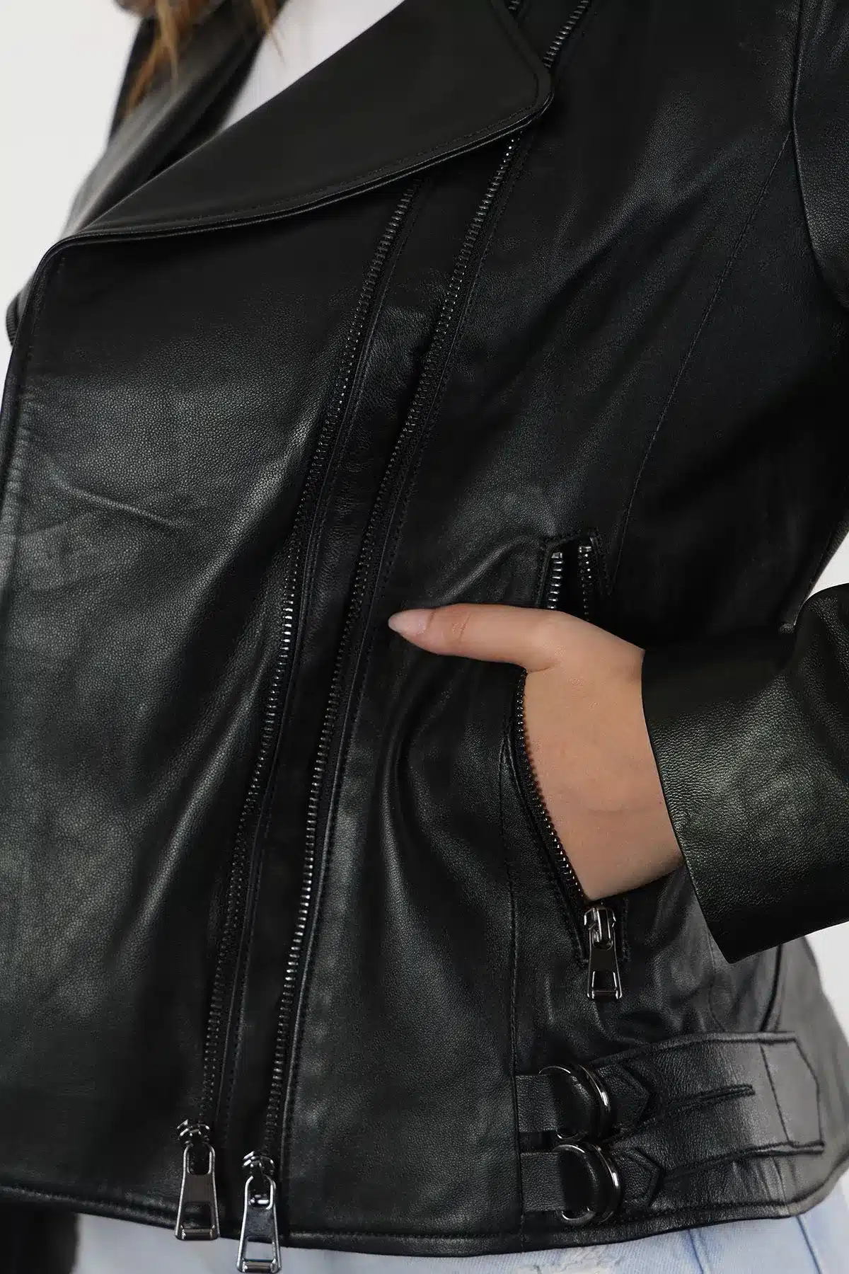 Cınar Kısa Siyah Kadın Hakiki Deri Ceket